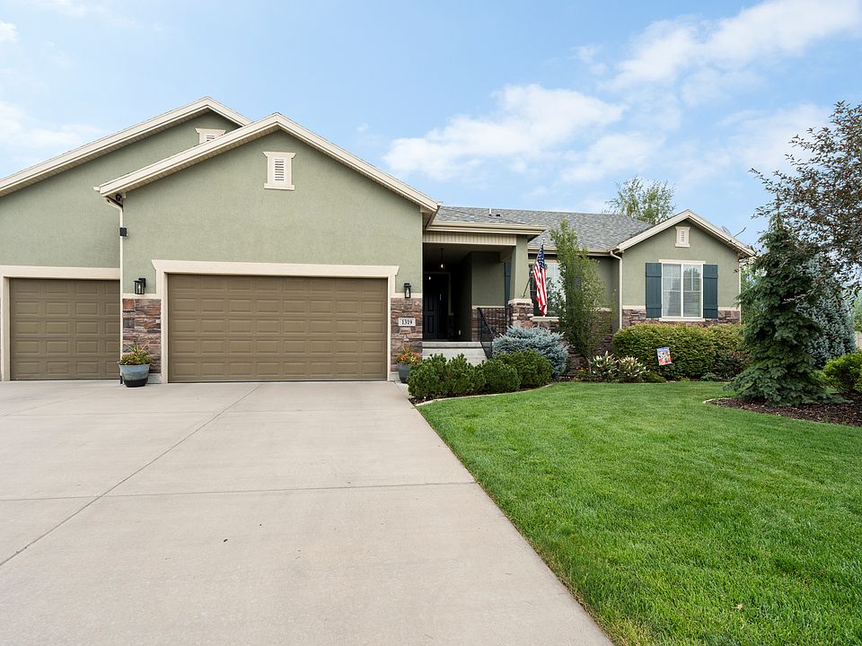 1st image of 1319 S Thoroughbred Cir