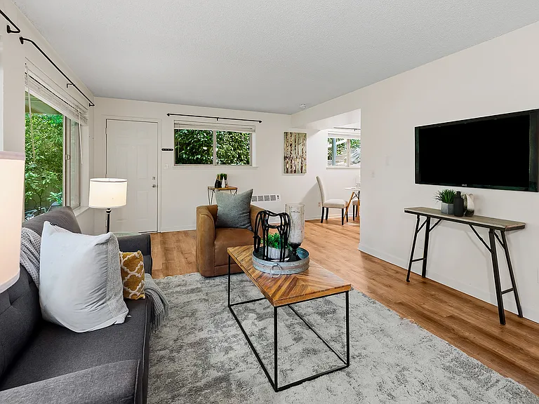 A large living room gives you lots of ways to arrange your furniture.