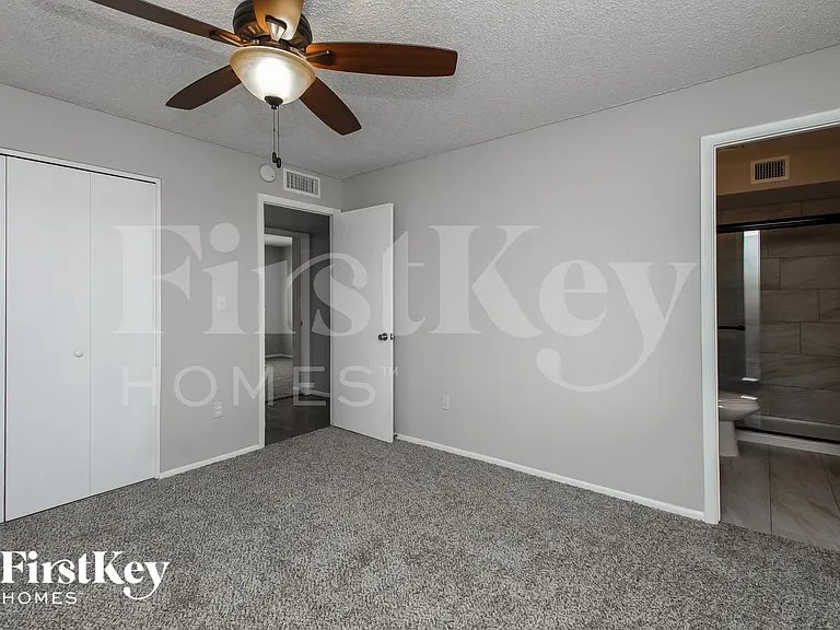 5909 S Palm Dr — Photo 9