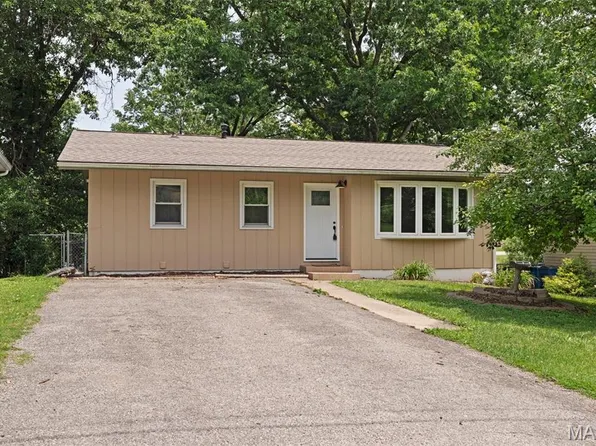 1392 Alice St, Collinsville, IL 62234