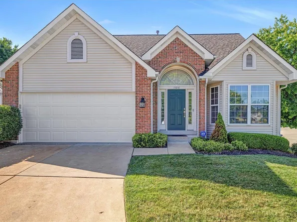 15216 Cambridge Terrace Ct, Chesterfield, MO 63017