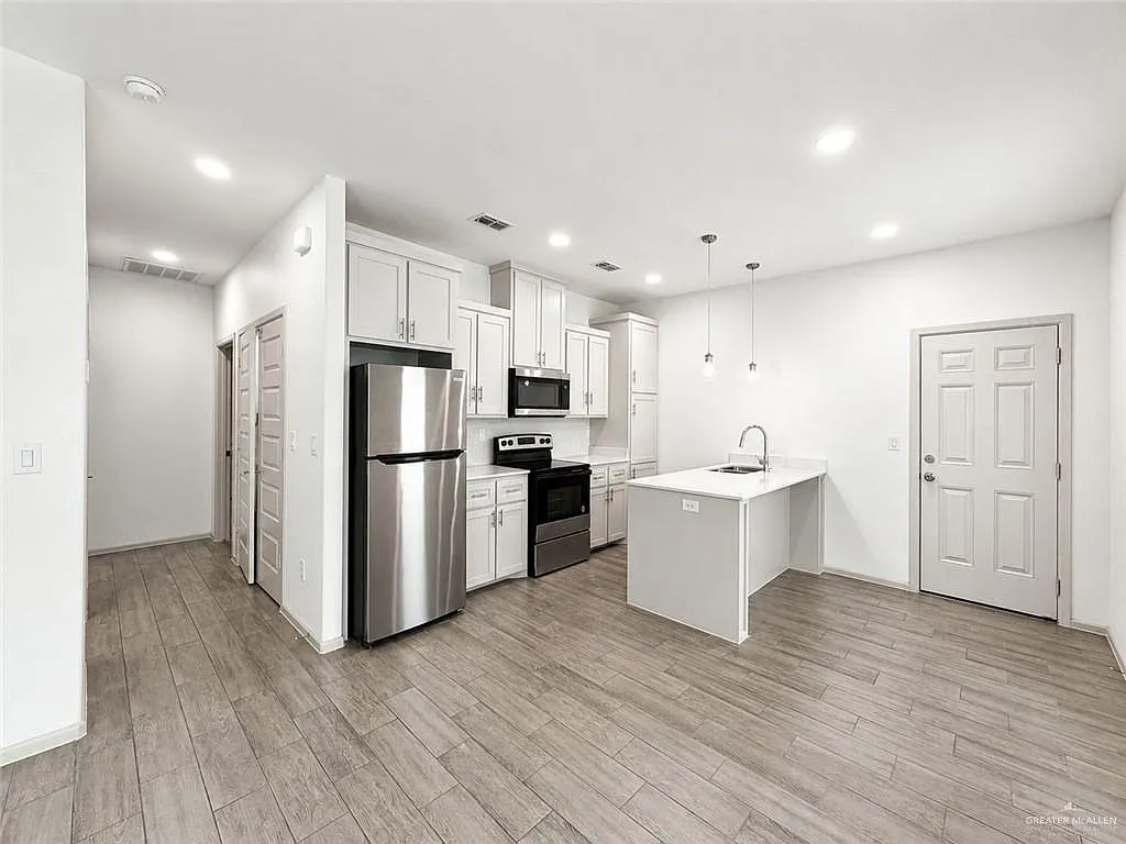 2 bed, 2.0 bath, 936 sqft, $1,150 — Photo 4