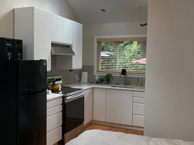 3041 SW Flower Ter #B — Photo 5