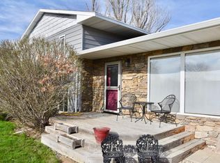 1120 Westwood Dr, Pierre, SD 57501