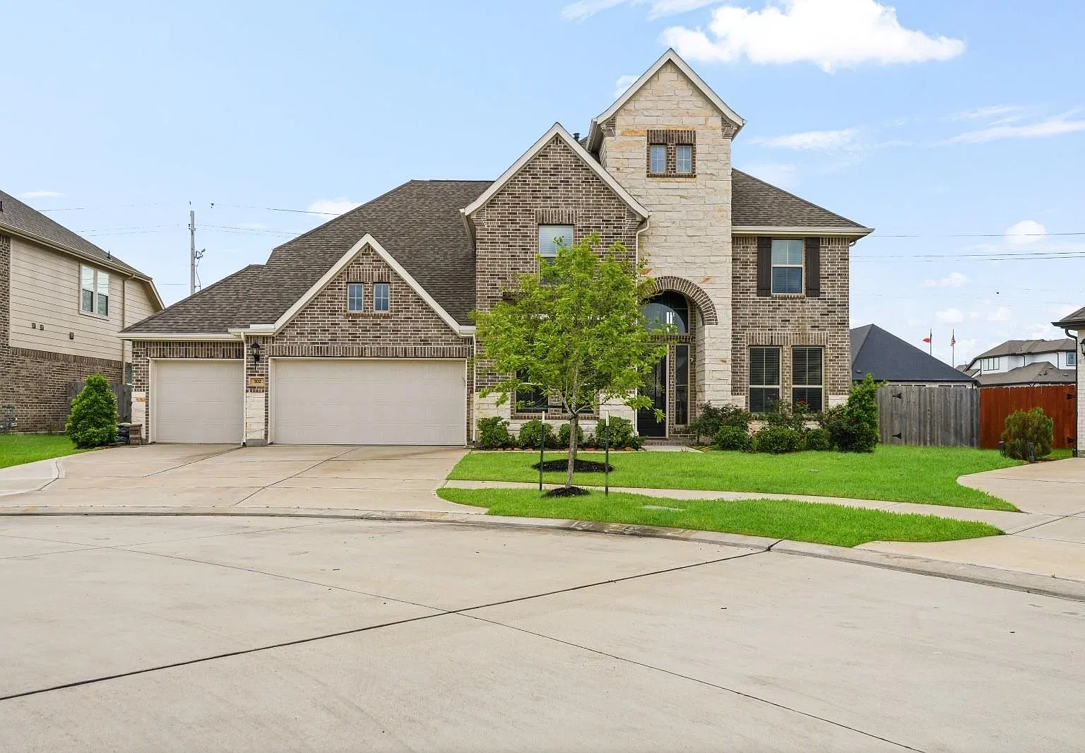 5 bed, 4.0 bath, 3583 sqft, $4,000 — Photo 1