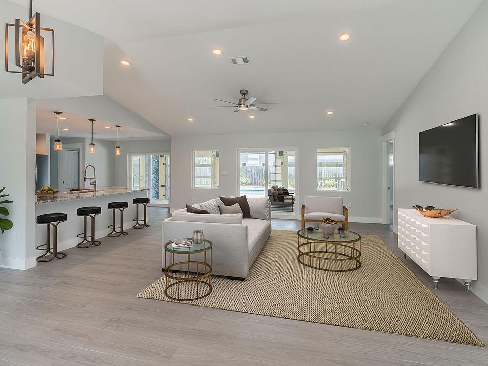 1st image of 403 S Palm Ave