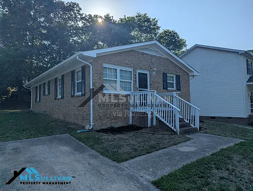 901 Elmira Ave Photo 1