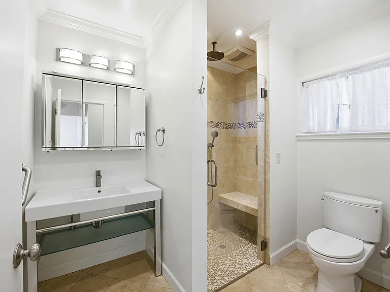 41 W 4th Ave #5 — Photo 8