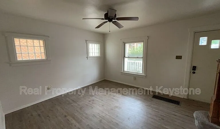 625 Blanton St — Photo 10