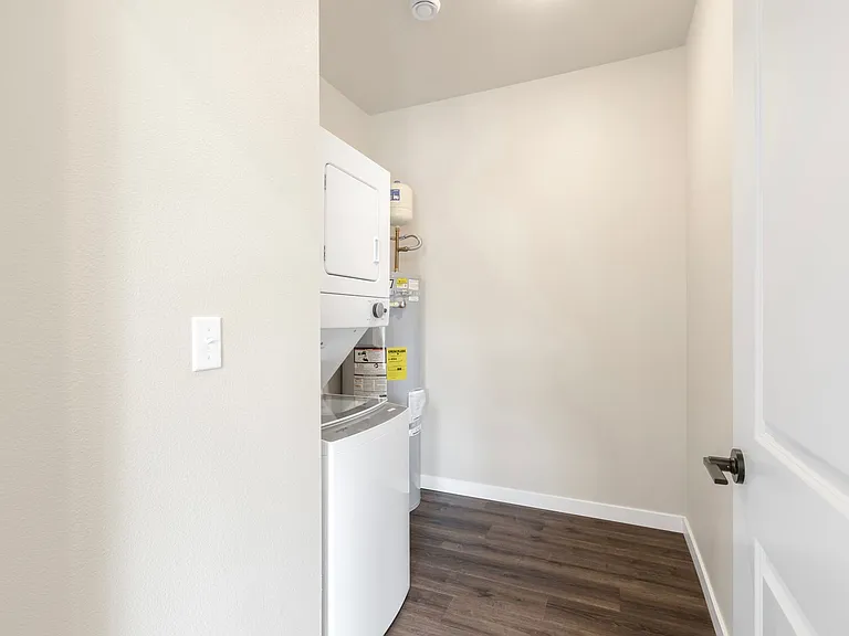1779 Village Ln SE — Photo 17
