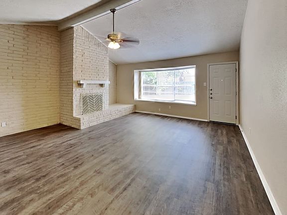 4th image of 16823 Blackhawk Blvd