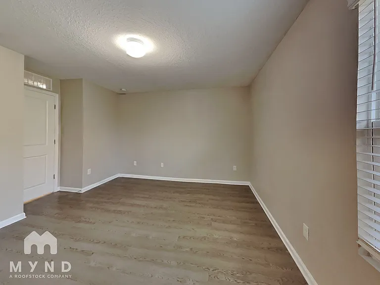 785 Henley Ct — Photo 9