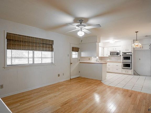 3rd image of 2823 McDonald Rd