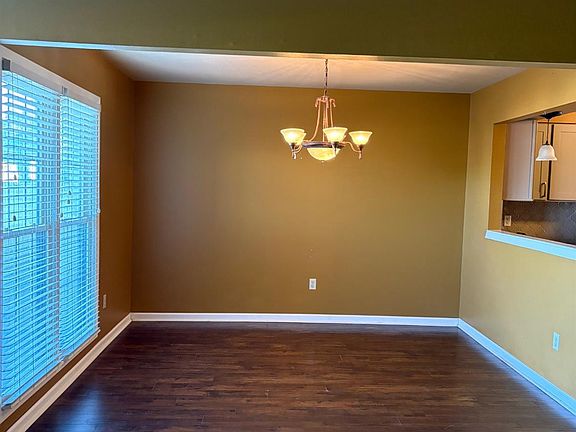 4th image of 2101 Windwood Cv