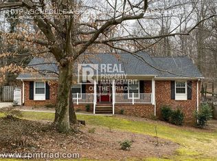825 Larkwood Dr, Greensboro, NC 27410