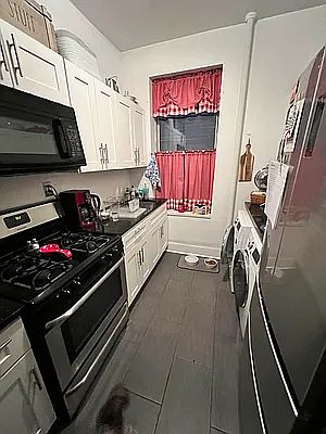 1st image of 1689 1st Ave APT 3
