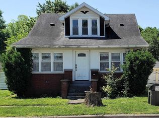 207 E 3rd St, Huntingburg, IN 47542