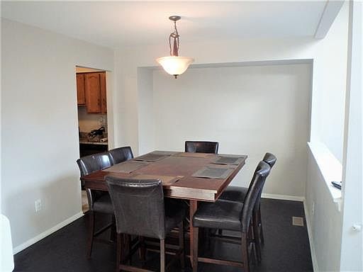 4th image of 85 Bayberry Dr