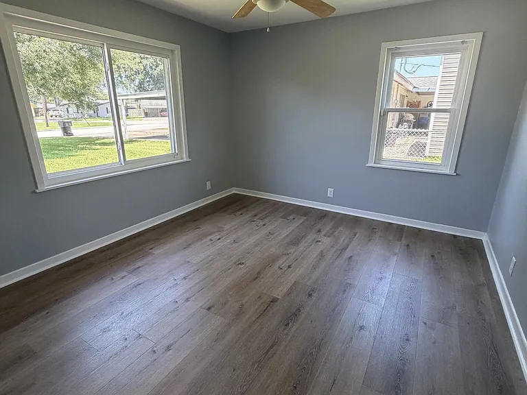2807 W Chicago Ave — Photo 11