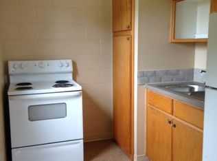 308 W 8th St, Grove, OK 74344