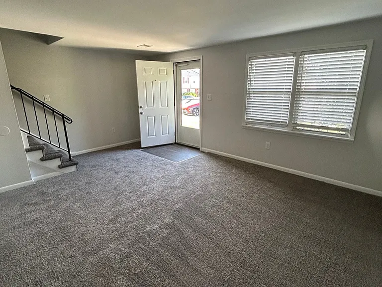 Longview — Photo 253