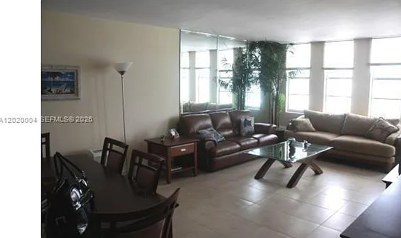 5401 Collins Ave #1213 — Photo 18