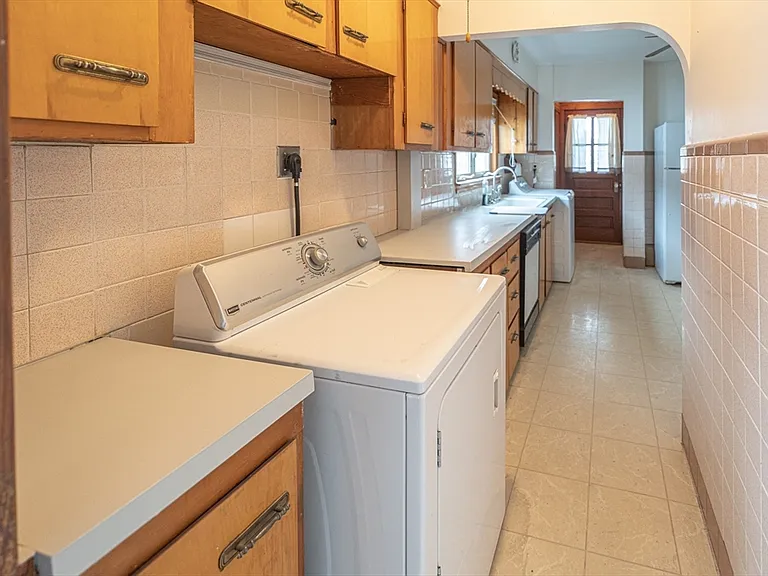 130 Francis St #2 — Photo 2