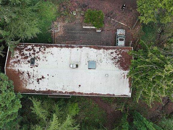 5th image of 4304 SW Hillside Dr