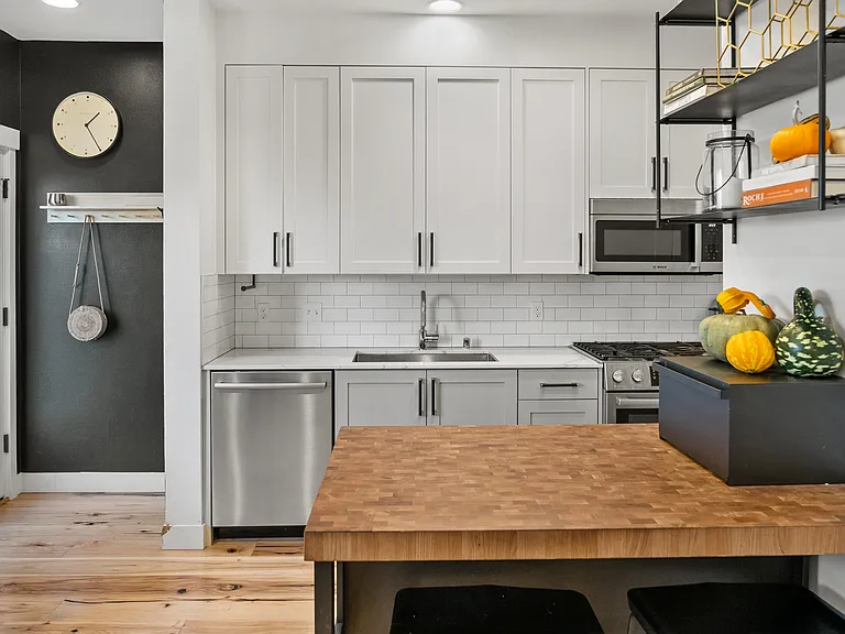 2023 S Washington St #B — Photo 4