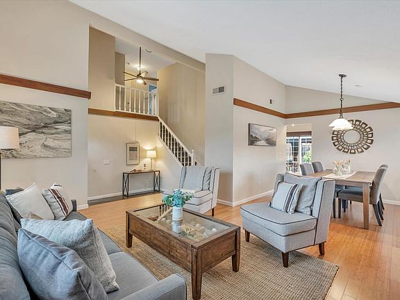 3rd image of 381 San Luis Way