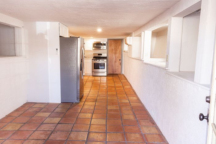 1st image of 1714 Gold Ave SE #C