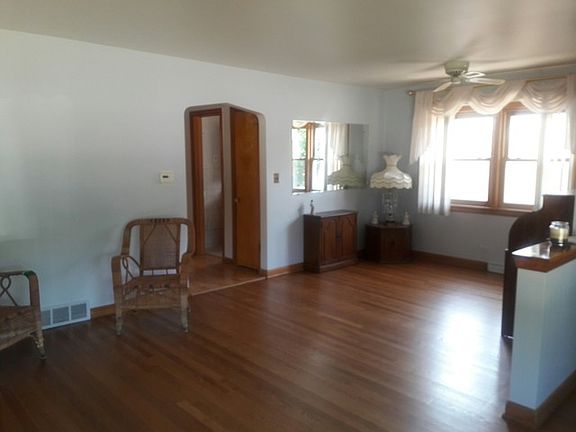 5th image of 4441 N Canfield Ave