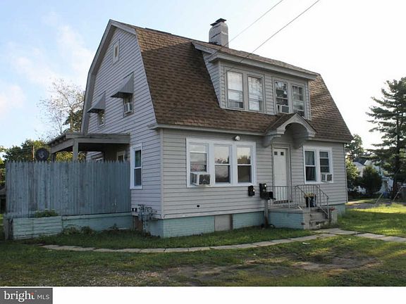 2nd image of 131 Bridgeton Ave