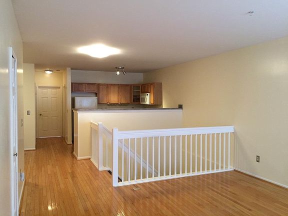 5th image of 1025 Maiden Lane Ct