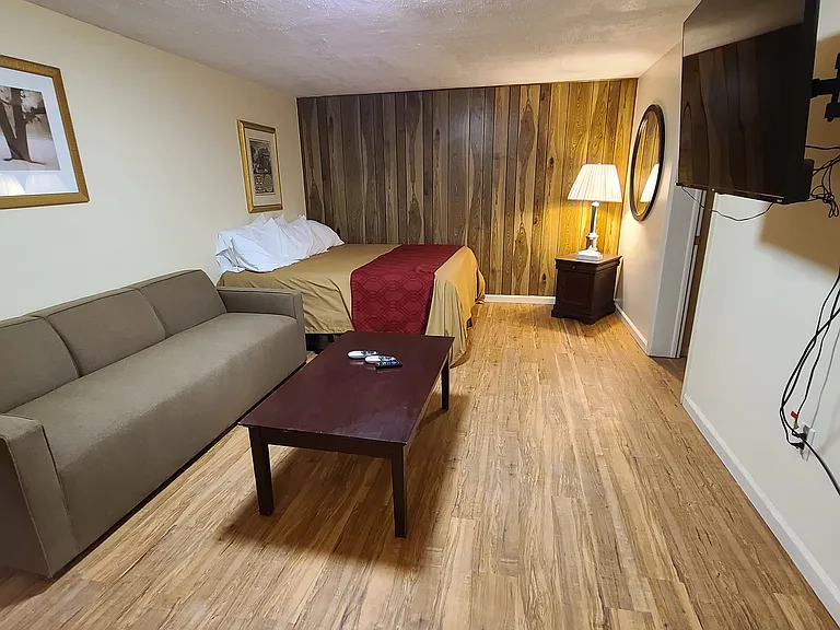 Presque Isle Extended Stay Suites — Photo 17