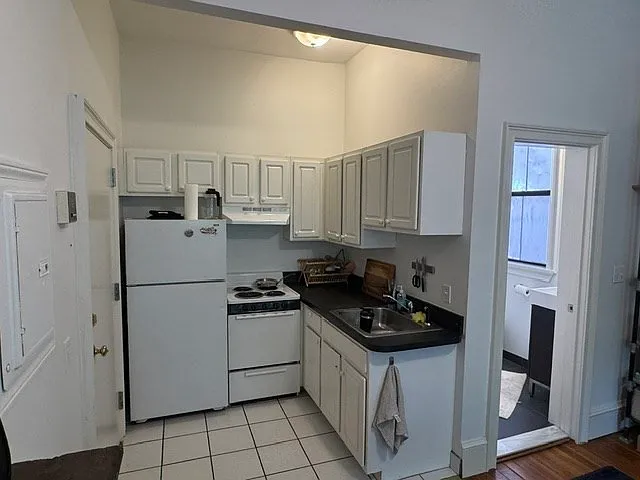 2 Wellington St #5 — Photo 10