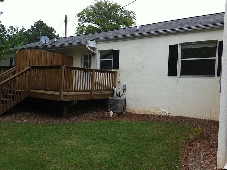1581 Stone Gate Ln SE — Photo 9