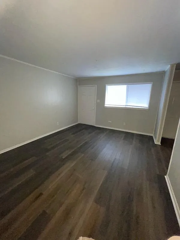 Large open living room - 327 Withers St #14