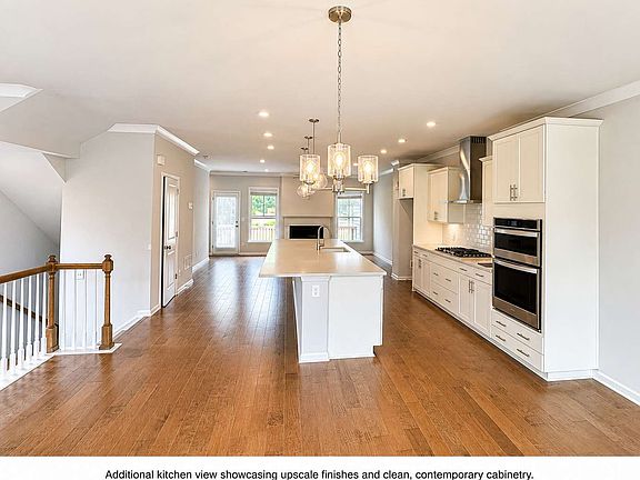 4th image of 794 Atwood Ln