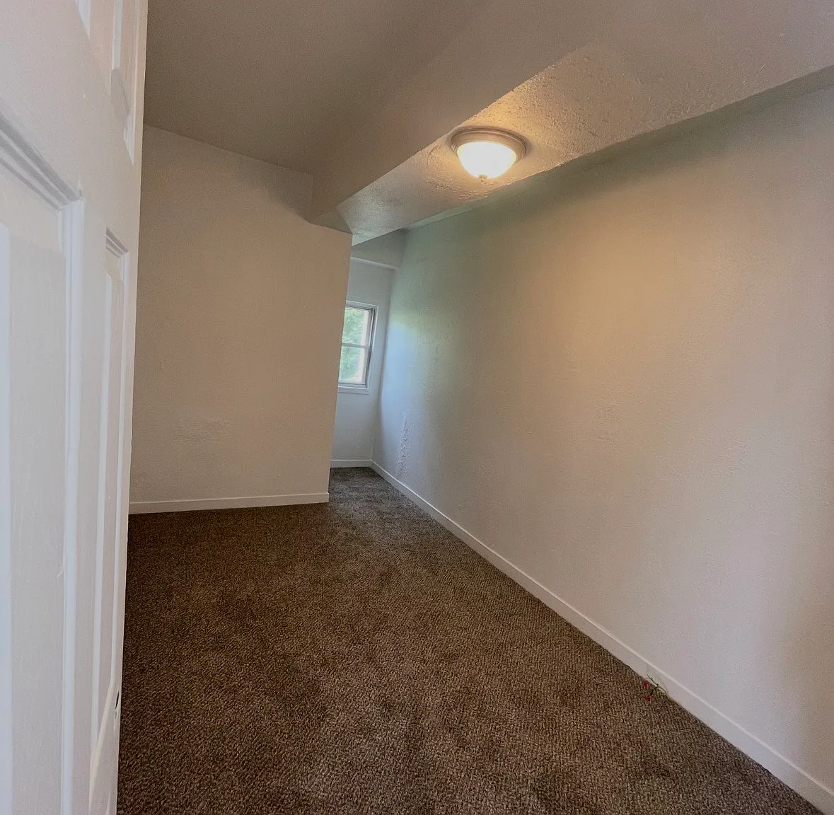 3 bed, 850 sqft, $1,400 — Photo 1
