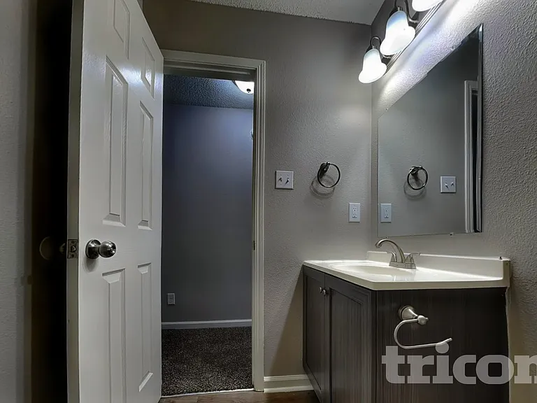10428 Kensington Way — Photo 13