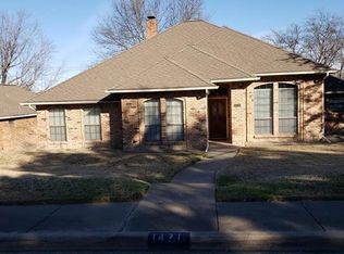 1421 Cobblestone Dr, Desoto, TX 75115