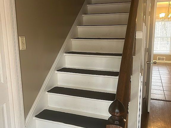 4th image of 427 Zebulon Rd