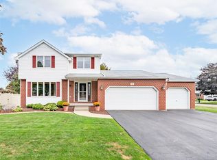 136 Hillpine Rd, Cheektowaga, NY 14227