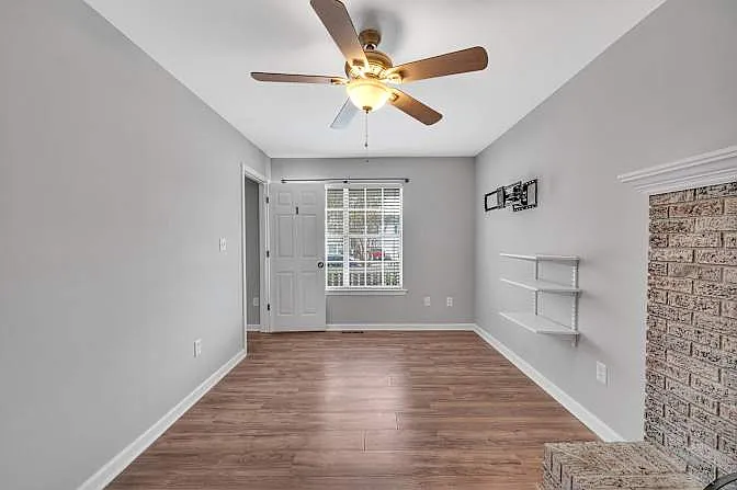 Farm Lake Dr SW — Photo 4
