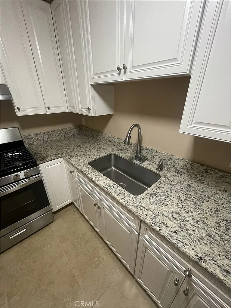 1 bed, 450 sqft, $1,895 — Photo 2