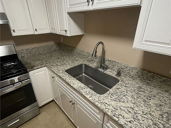 2nd image of 37 S Sierra Madre Blvd APT G