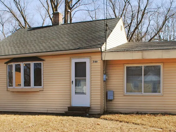 749 Home Acres Ave, Evansdale, IA 50707