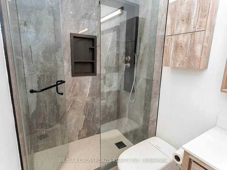 10 Hamstead Ave — Photo 29