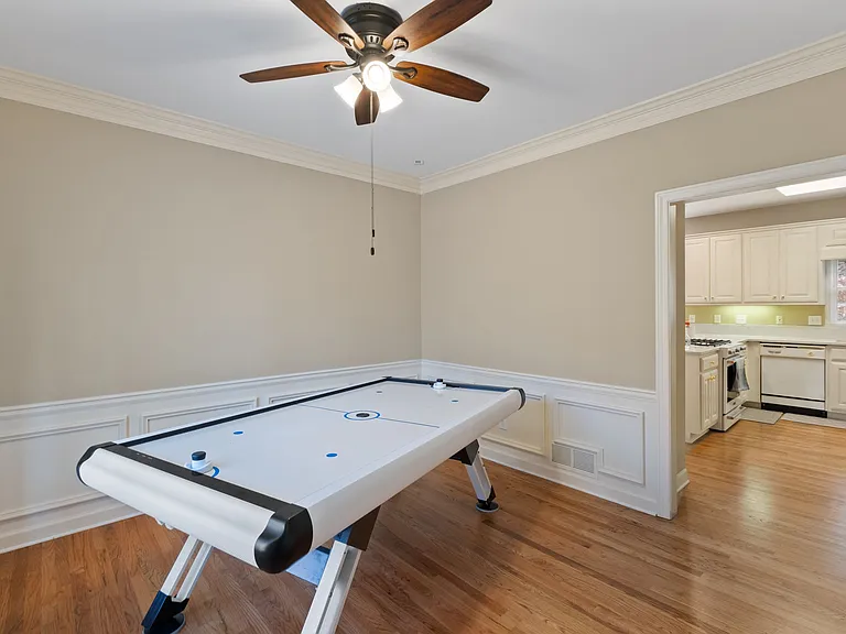 2293 Camden Dr SW — Photo 9